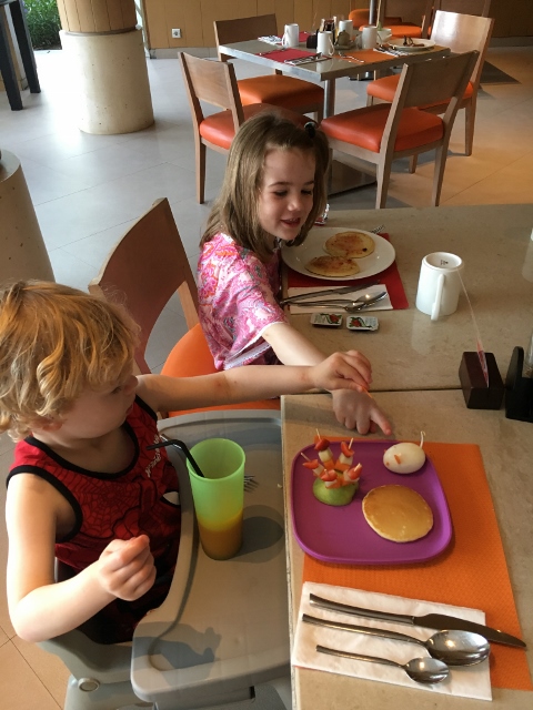 kids-enjoying-breakfast